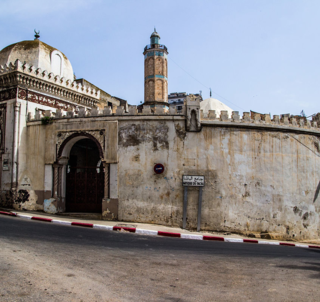 Mosquée du Pacha/Un joyau sur le front de la ville